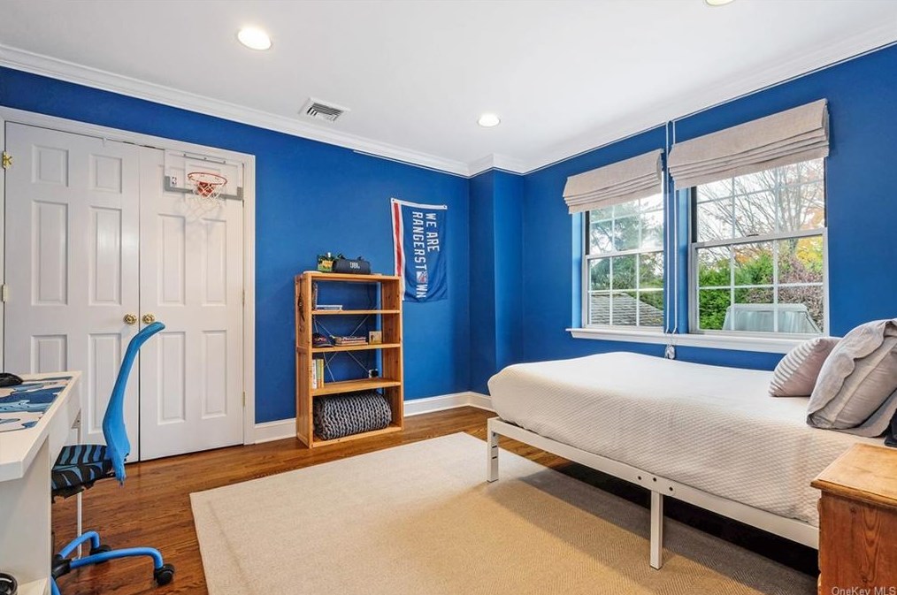 4 Fairlawn Ct, Rye NY exterior