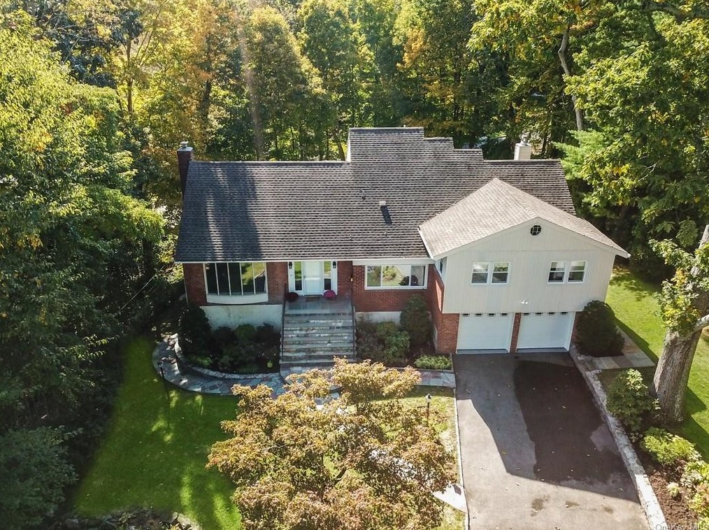 8 Magnolia Rd, Scarsdale, NY 10583-7444