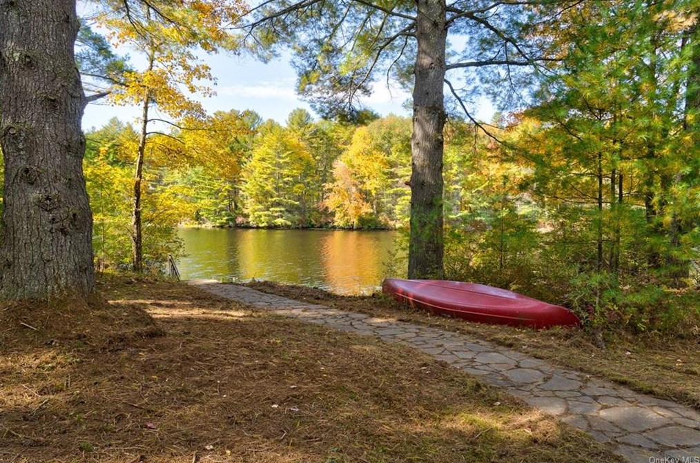 233 Swamp Pond Rd, Narrowsburg, NY 12764