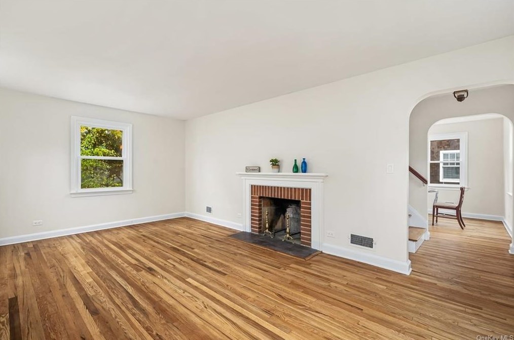 117 Rosedale Ave, Yonkers, NY 10706-3114