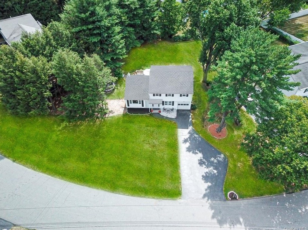 3496 Flanders Dr, Yorktown Hgts, NY 10598