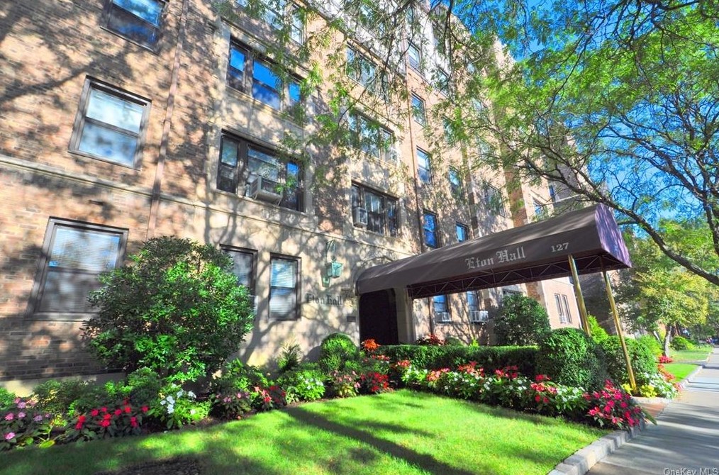 127 Garth Rd #2d, Scarsdale, NY 10583