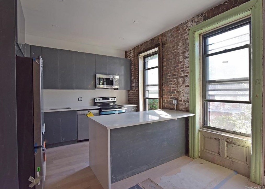 434 E 136th St #2, Bronx, NY 10454