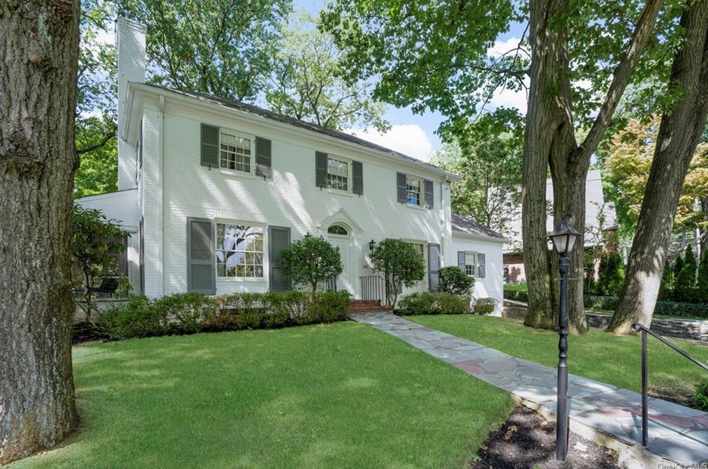 260 Barnard Rd, Larchmont, NY 10538-1941