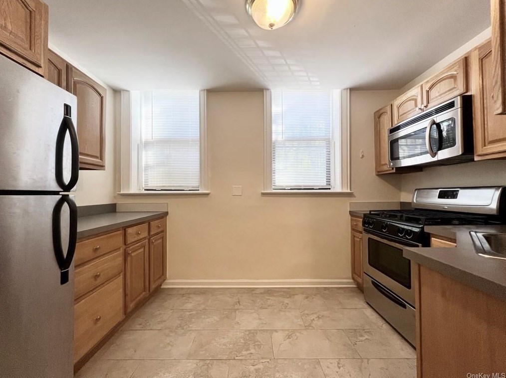 1 Columbia Ave #aa, Hartsdale, NY 10530