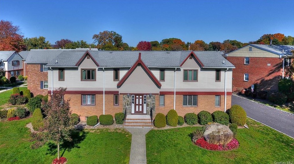 16 Milford Ln #7q, Airmont, NY 10901