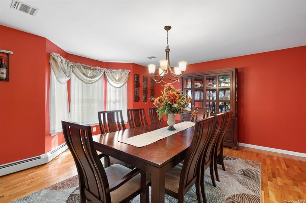 16 Berry Ln, Newburgh NY  12550-1729 exterior