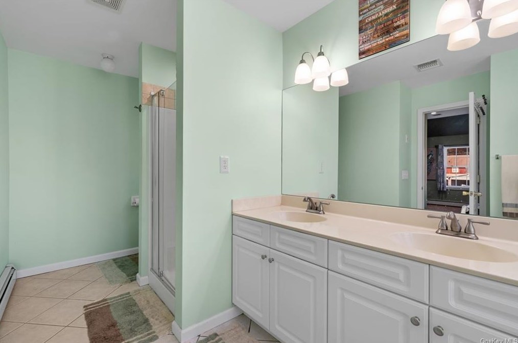 16 Berry Ln, Newburgh NY  12550-1729 exterior