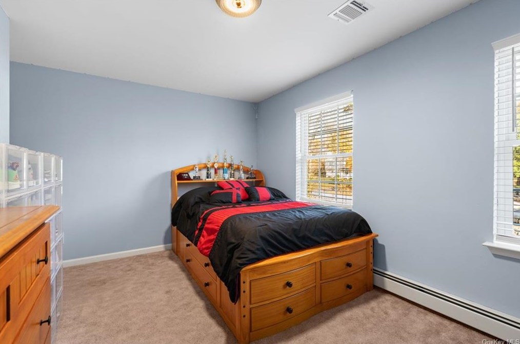 16 Berry Ln, Newburgh NY  12550-1729 exterior