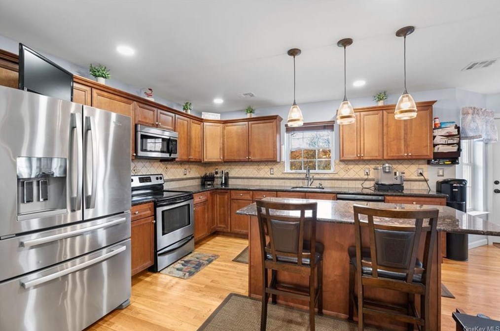 16 Berry Ln, Newburgh, NY 12550-1729