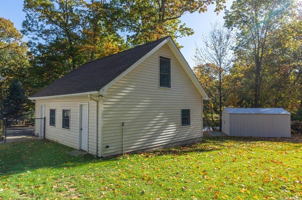 97 Ludlam Rd, Monroe NY 10950-4534 exterior