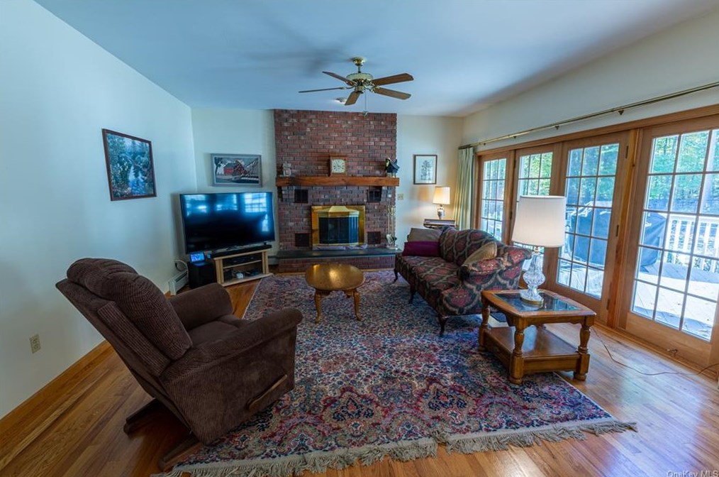 97 Ludlam Rd, Monroe NY 10950-4534 exterior