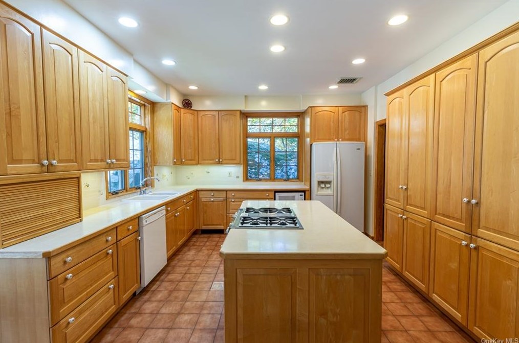 97 Ludlam Rd, Monroe NY 10950-4534 exterior