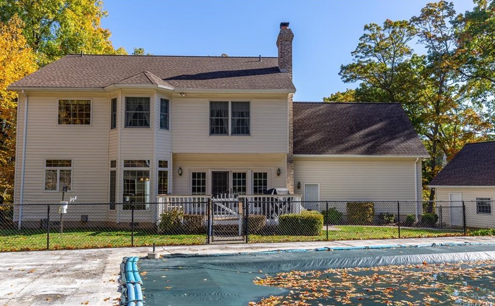 97 Ludlam Rd, Monroe NY 10950-4534 exterior