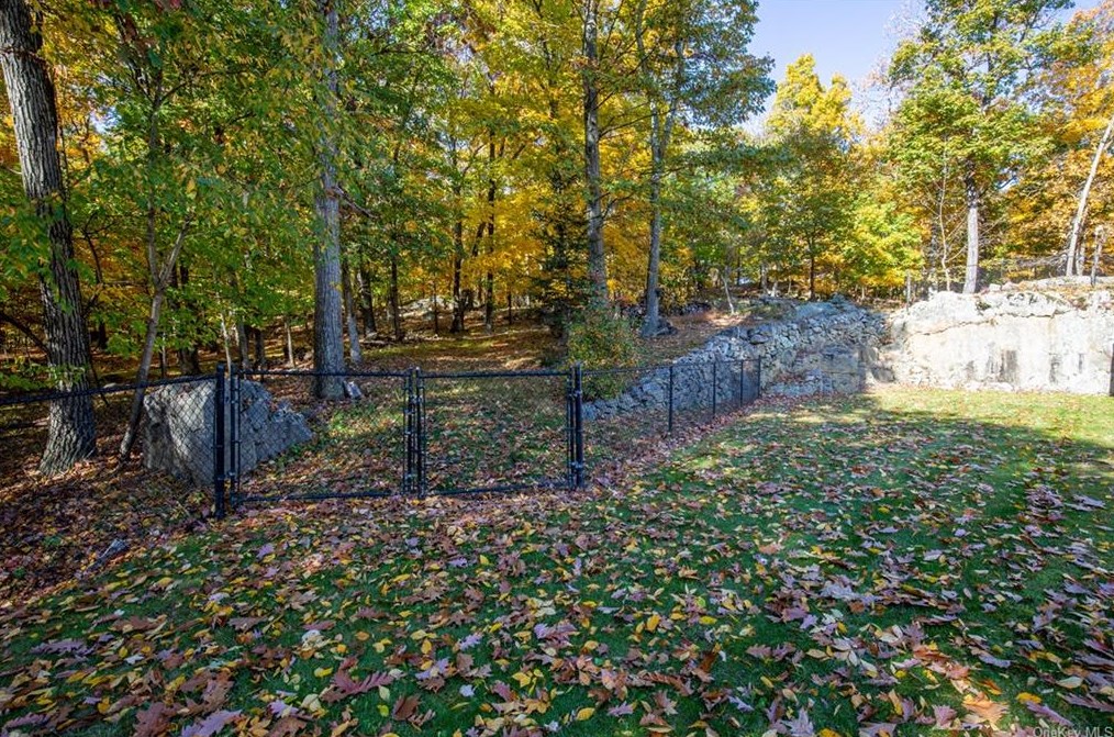 97 Ludlam Rd, Monroe NY 10950-4534 exterior