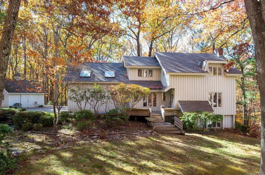 85 Eastwoods Rd, Scotts Corners, NY 10576