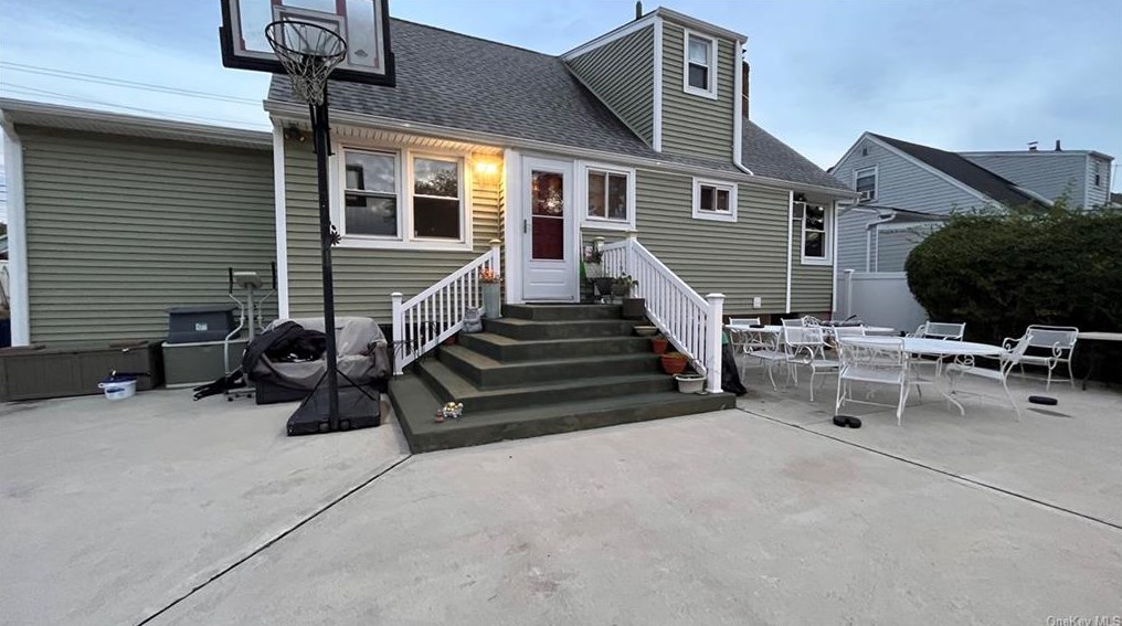 251 Brookside Ave, Roosevelt, NY 11575