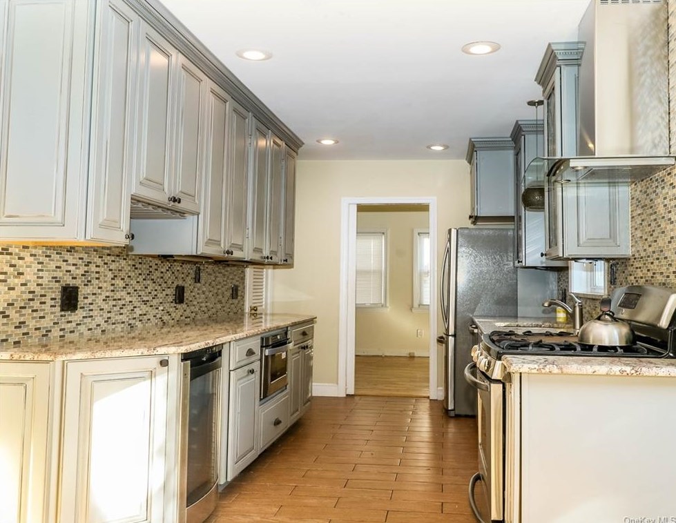 79 Joyce Rd, Yonkers, NY 10709
