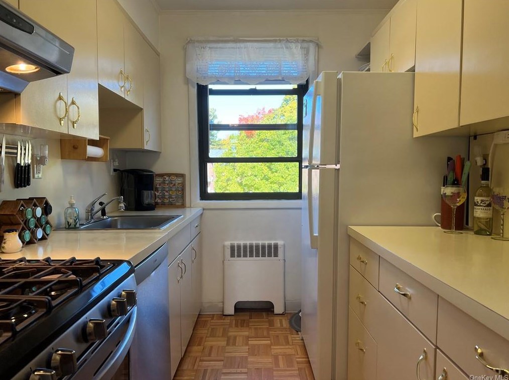 154 Martling Ave #j6, North Tarrytown, NY 10591