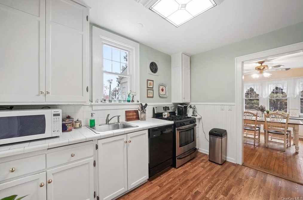 410 Decatur Ave, Peekskill NY 10566-2109 exterior