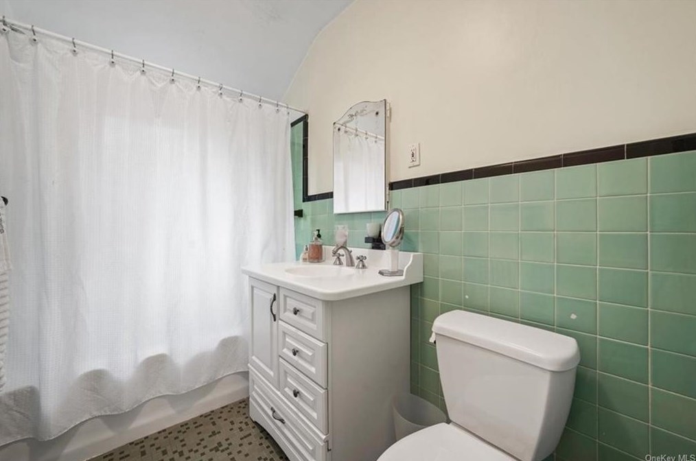 410 Decatur Ave, Peekskill NY 10566-2109 exterior