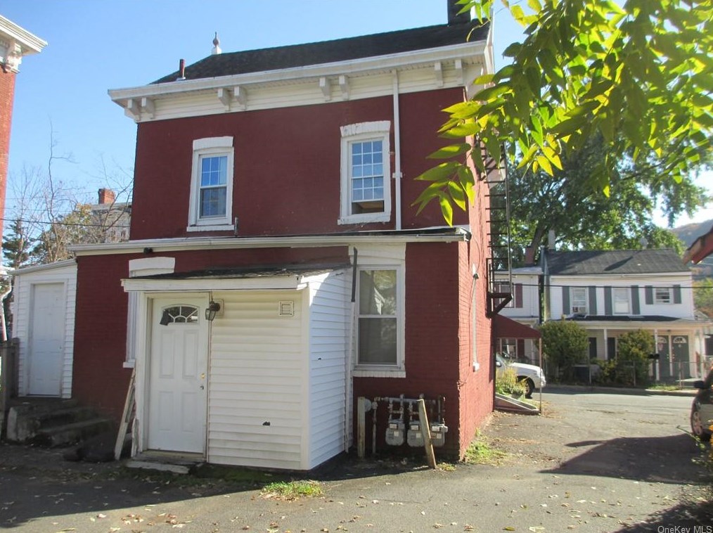 21 St, Haverstraw NY  10927-2005 exterior
