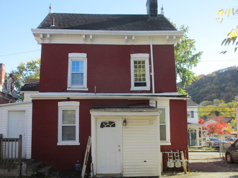 21 St, Haverstraw NY  10927-2005 exterior