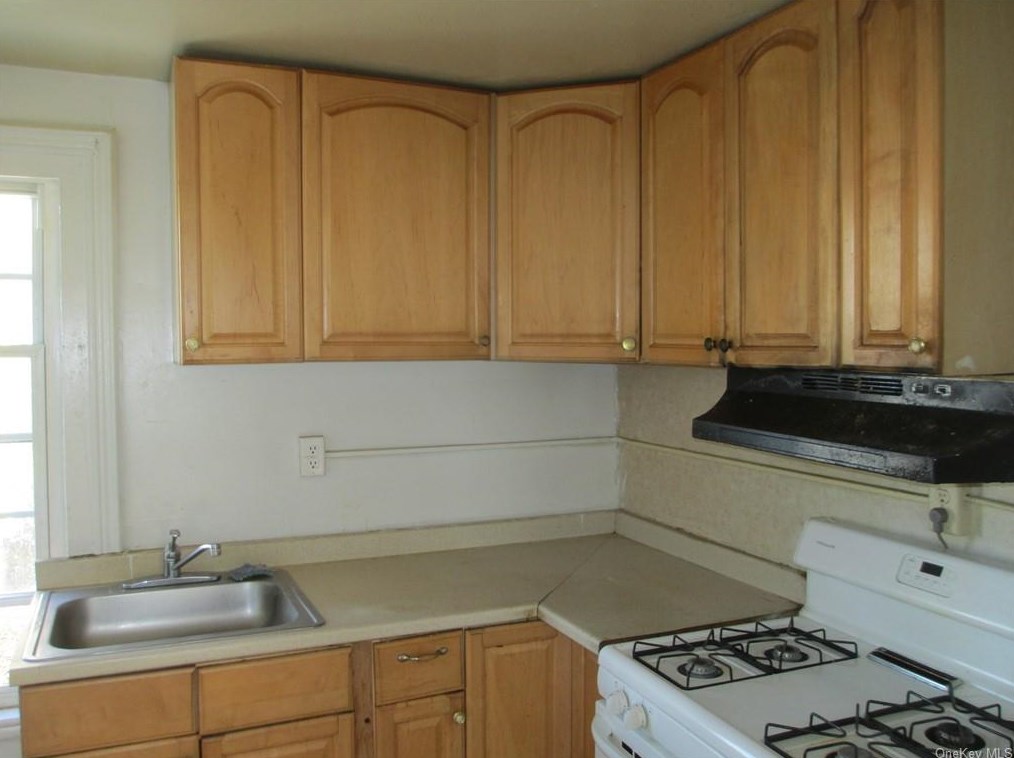 21 St, Haverstraw NY  10927-2005 exterior
