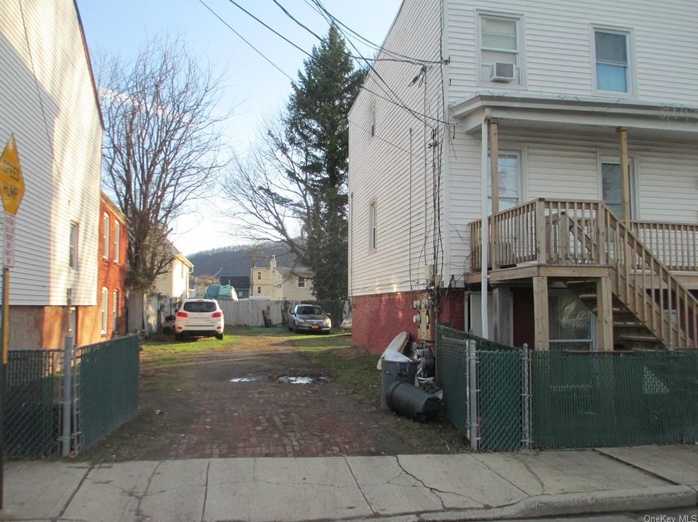 38 Jefferson St, Haverstraw NY  10927-1612 exterior