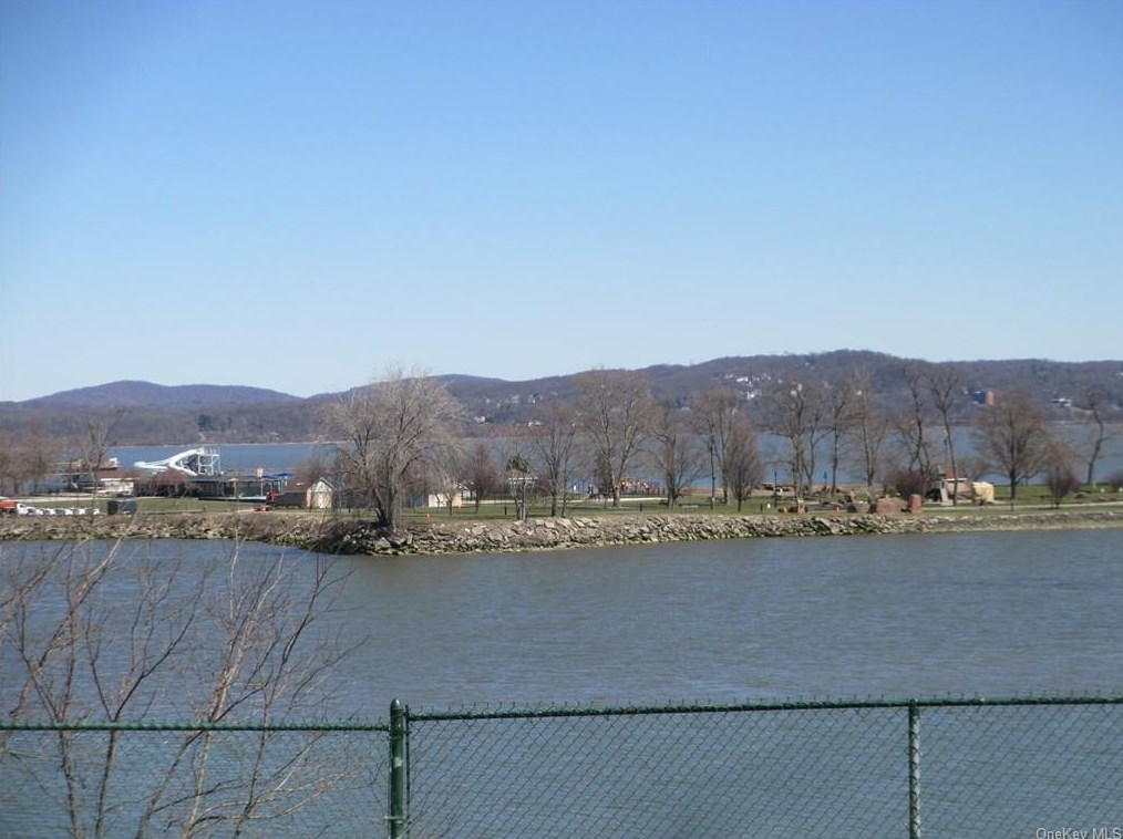 38 Jefferson St, Haverstraw NY  10927-1612 exterior