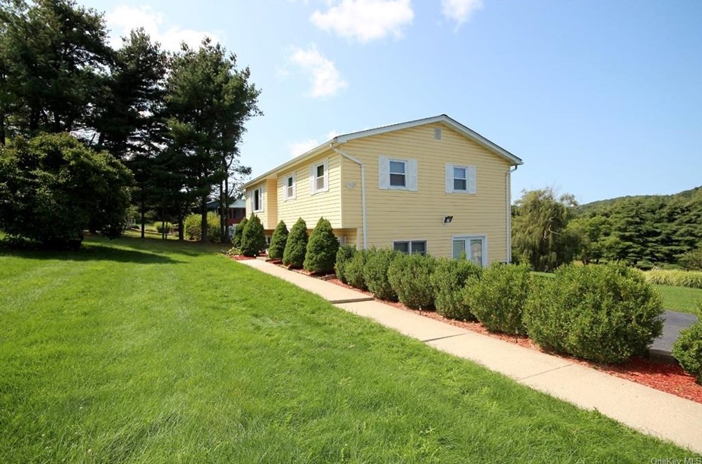 236 Prospect Rd, Monroe NY  10950-2038 exterior