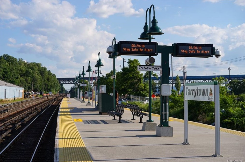 18 Broadway, North Tarrytown NY  10591-3220 exterior