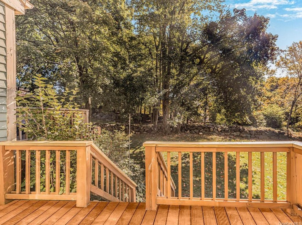 3602 Homestead Ct, Peekskill NY  10566-6903 exterior