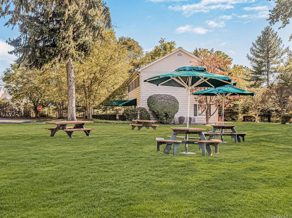 3602 Homestead Ct, Peekskill NY  10566-6903 exterior