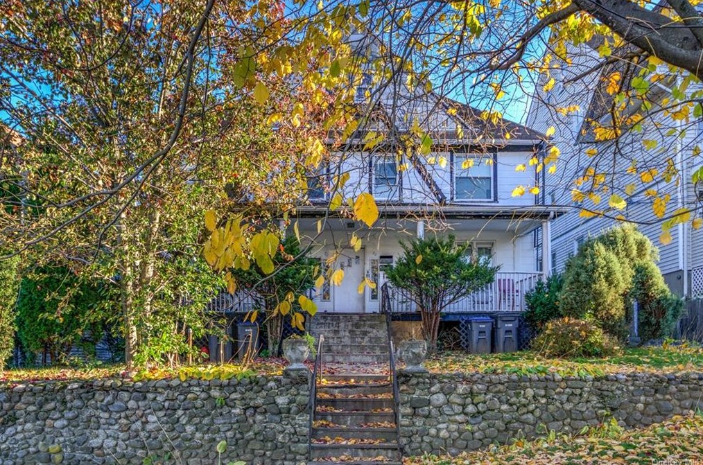 70 Robertson Ave, White Plains, NY 10606