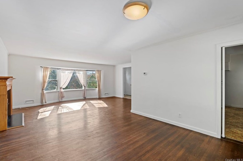 14 Homeside Ln, White Plains, NY 10605