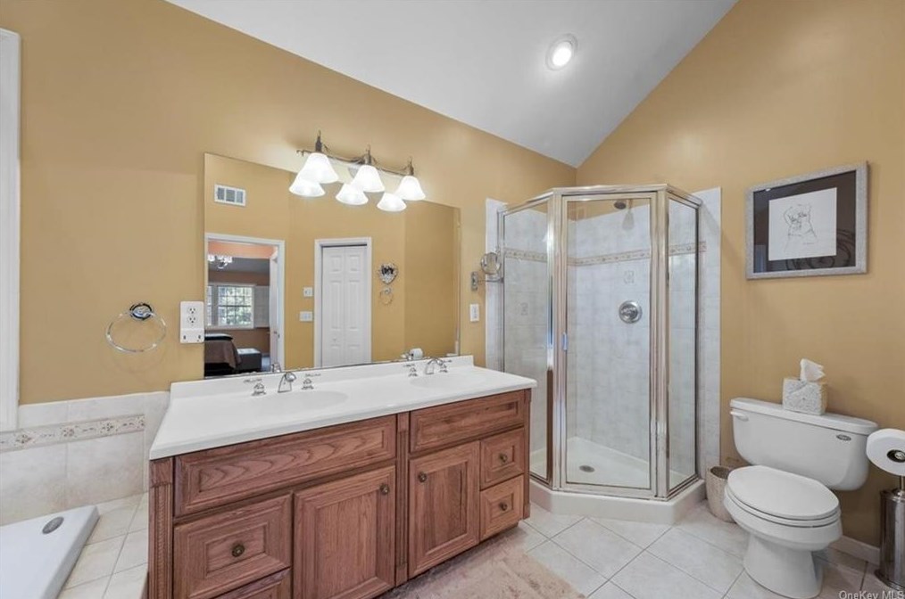 16 Tango Ln, Kent Lakes NY  10512-2242 exterior