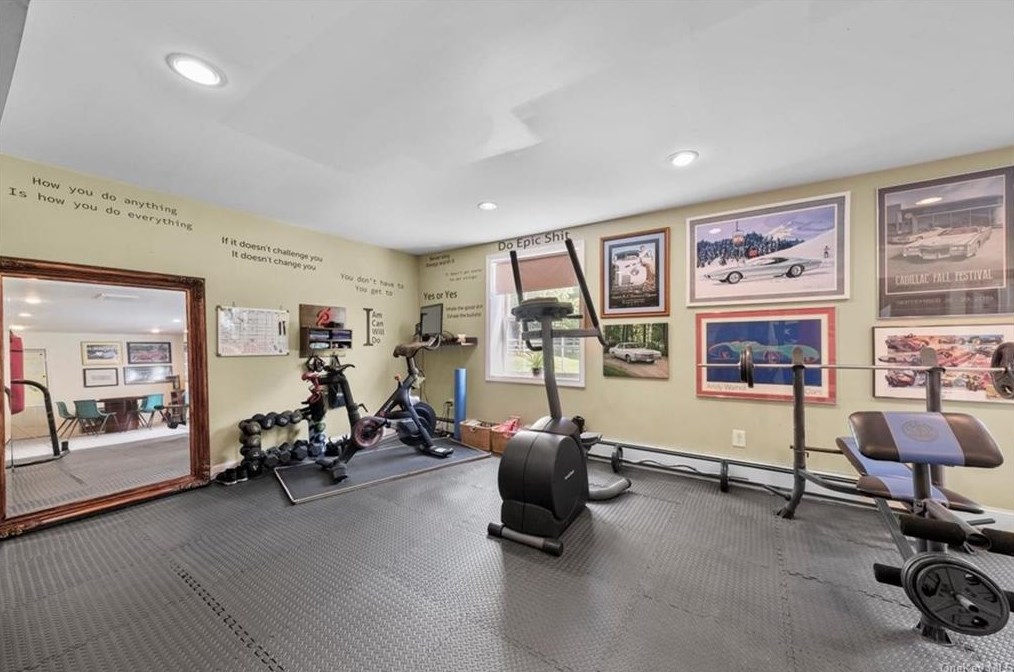 16 Tango Ln, Kent Lakes NY  10512-2242 exterior