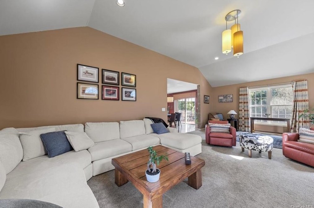 16 Tango Ln, Kent Lakes NY  10512-2242 exterior