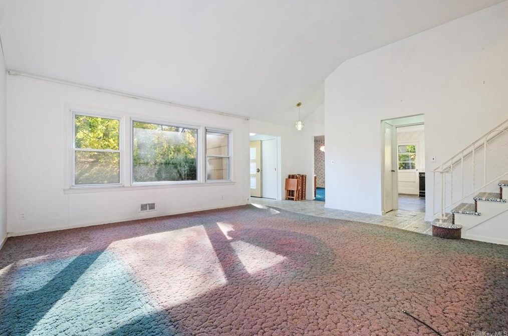 471 Scarsdale Rd, Yonkers, NY 10707-1605