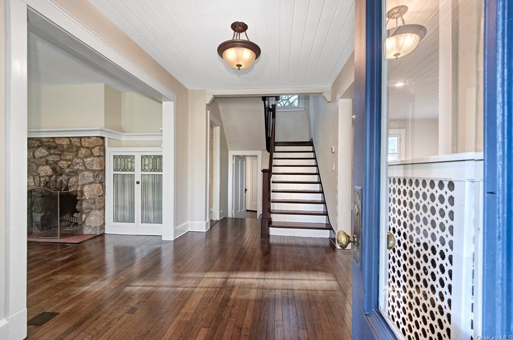 95 Dogwood Ln, Rye NY  10580-1703 exterior