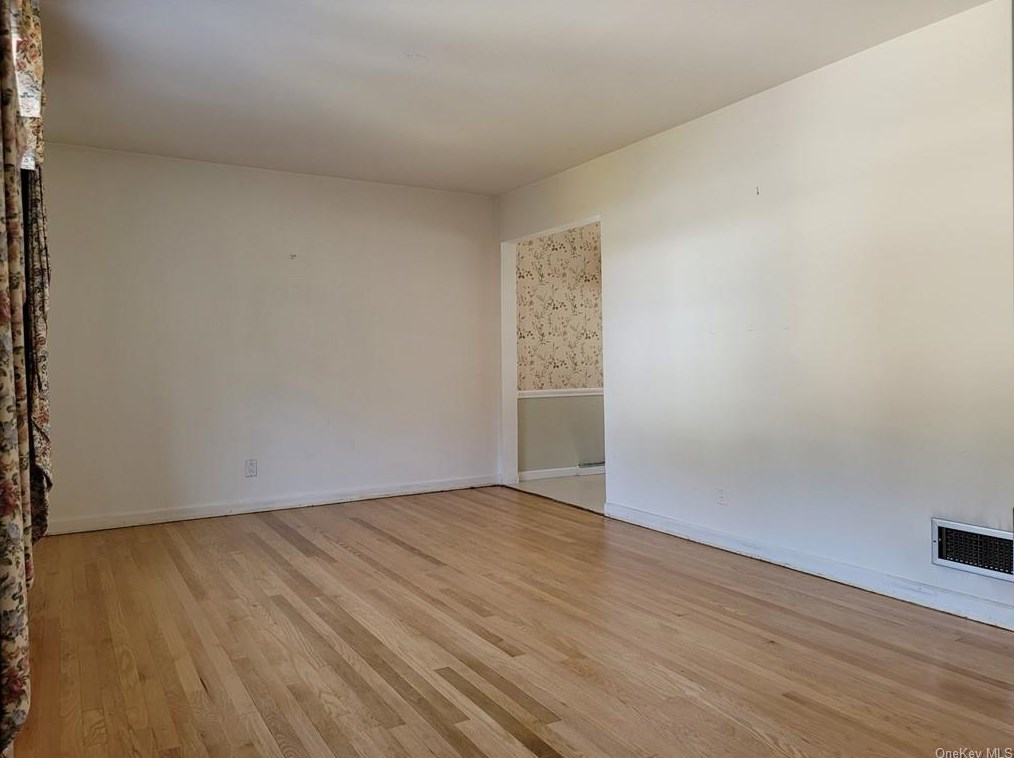 539 N Wagner Ave, Mamaroneck, NY 10543