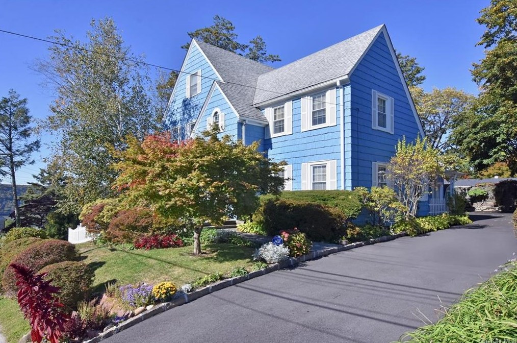 30 Kingman Ter, Yonkers, NY 10701-1919