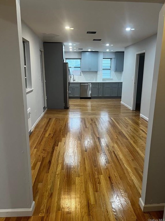 31 Hildreth Pl #2, Yonkers, NY 10704