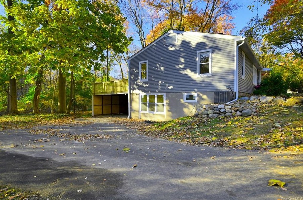 21 Birch St, Chestnut Ridge NY  10965-3006 exterior