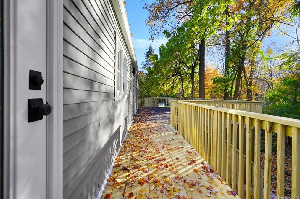 21 Birch St, Chestnut Ridge NY  10965-3006 exterior