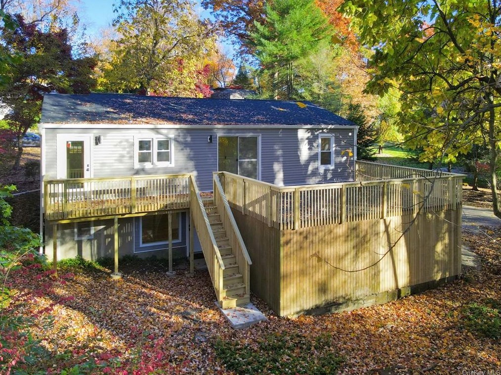 21 Birch St, Chestnut Ridge NY  10965-3006 exterior