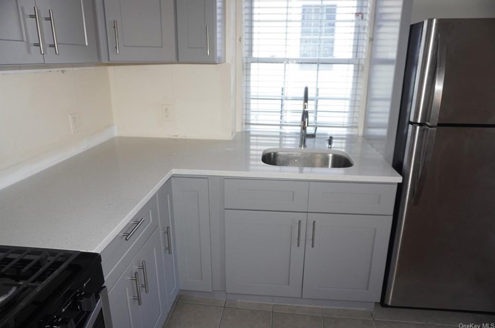 224 W 2nd St, Mount Vernon, NY 10550