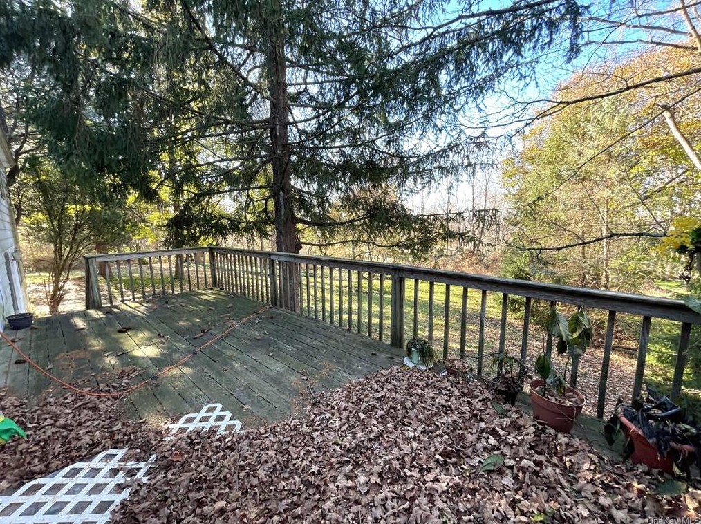36 Old Farm Road S, Pleasantville, NY 10570
