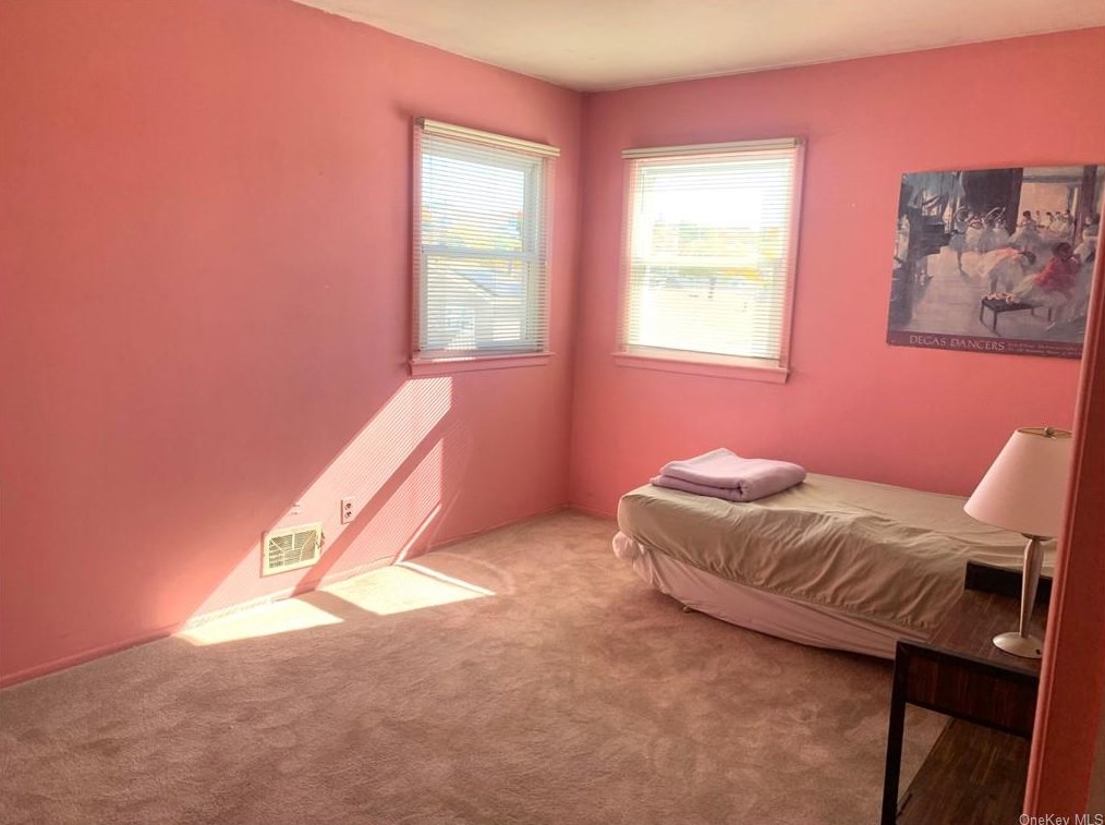 26 Duke Pl, Staten Island NY  10314-5148 exterior